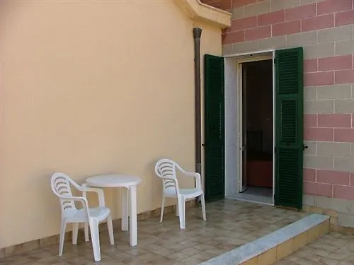 Hotel Danio Lungomare Alassio 3*,  İtalya